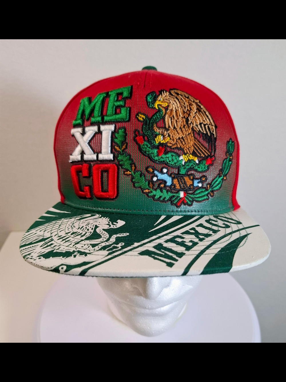 Mexico  Embroidered Crest Snapback Hat - Red & Green